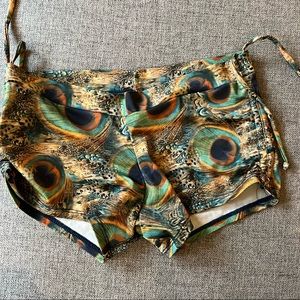 onzie hot yoga short - peacock